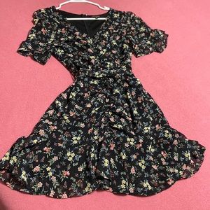 Short floral dress size M